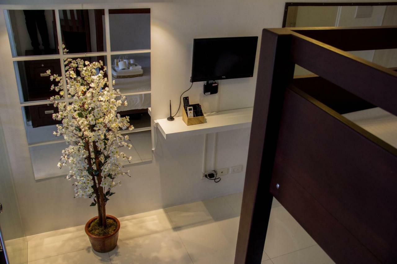 Smdc Wind Residences Tagaytay With Balcony 19Th Floor 따가이따이 외부 사진